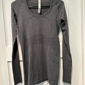 Lululemon swiftly long sleeve grey size 6